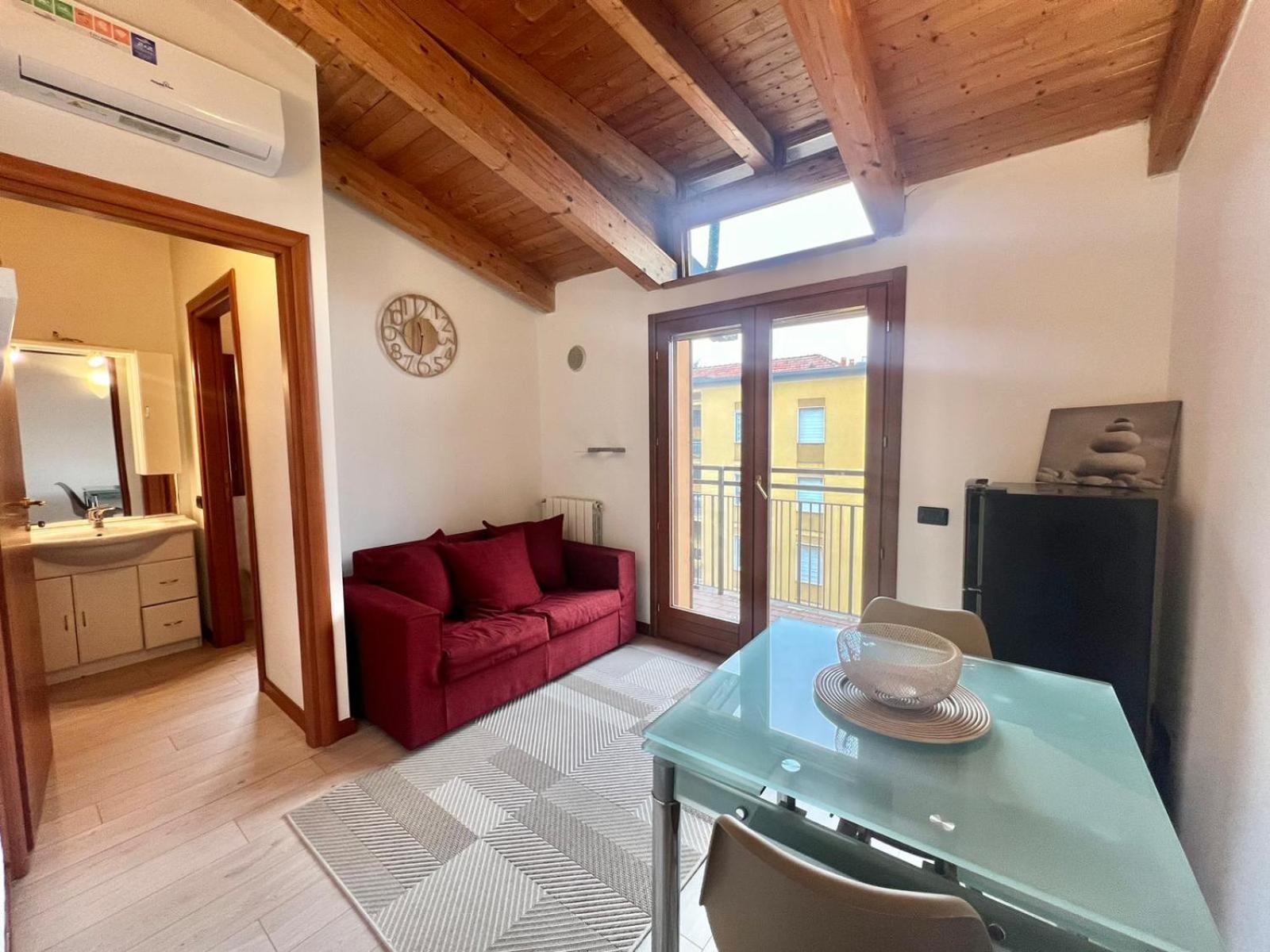 Apartamento Moderno Con Design Caldo E Accogliente, Con Parcheggio Gratuito E Balcone Privato, Vicino A Fiere, Eventi E Concerti *