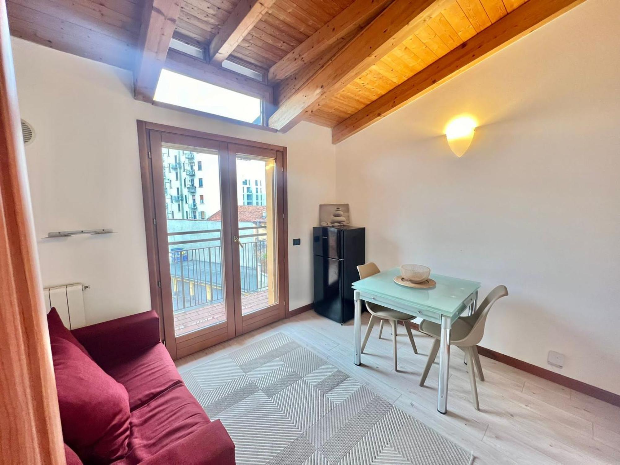 Moderno Con Design Caldo E Accogliente, Con Parcheggio Gratuito E Balcone Privato, Vicino A Fiere, Eventi E Concerti Mailand
