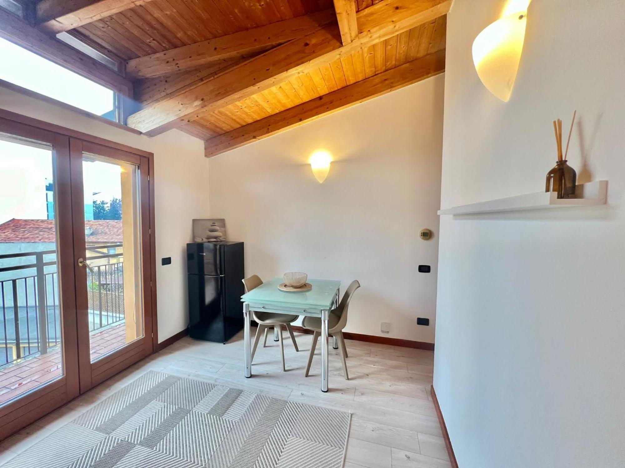 Moderno Con Design Caldo E Accogliente, Con Parcheggio Gratuito E Balcone Privato, Vicino A Fiere, Eventi E Concerti Apartment Mailand