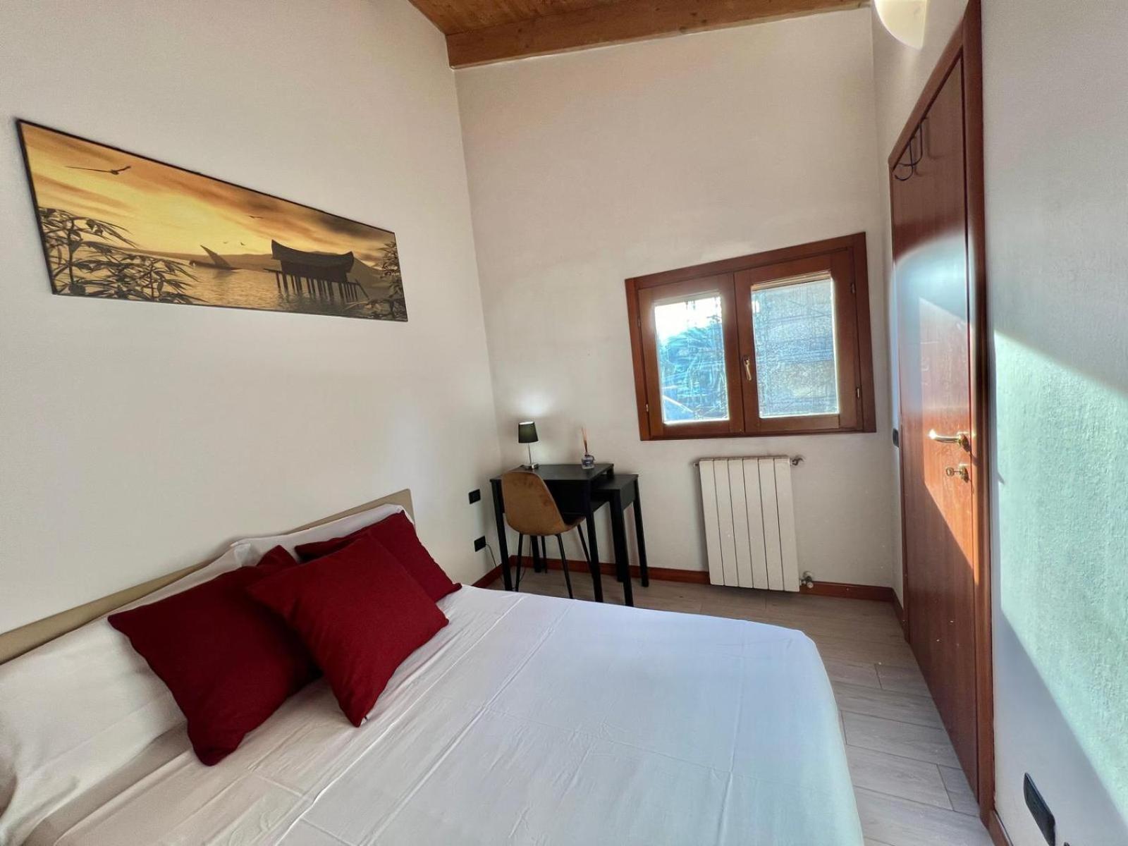 Moderno Con Design Caldo E Accogliente, Con Parcheggio Gratuito E Balcone Privato, Vicino A Fiere, Eventi E Concerti Apartment Mailand