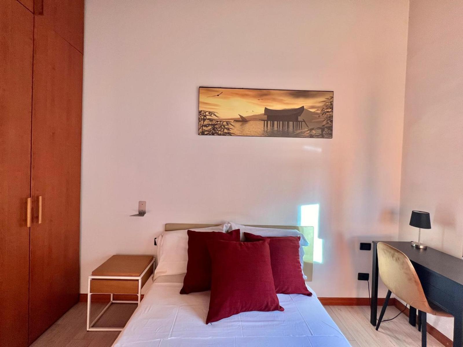 Moderno Con Design Caldo E Accogliente, Con Parcheggio Gratuito E Balcone Privato, Vicino A Fiere, Eventi E Concerti Mailand